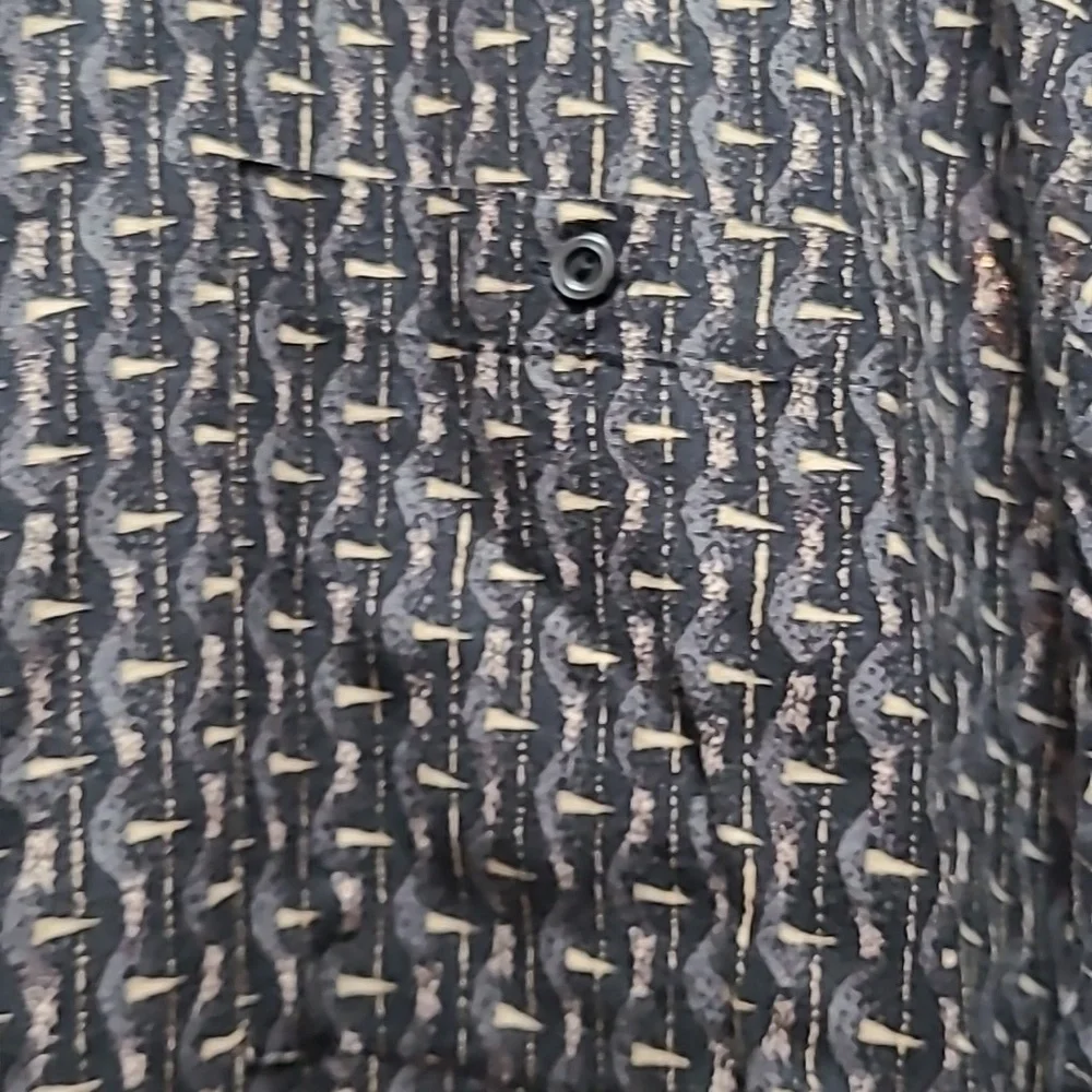 Men's Short Sleeve Button Down Shirt - Picture 3 of 5